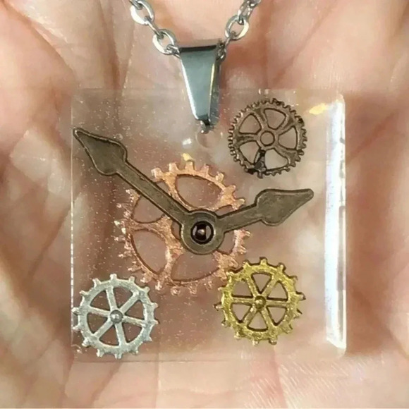 Silver Stainless Steel Handmade Resin Steampunk Gear Clock Industrial Necklace - Picture 1 of 4